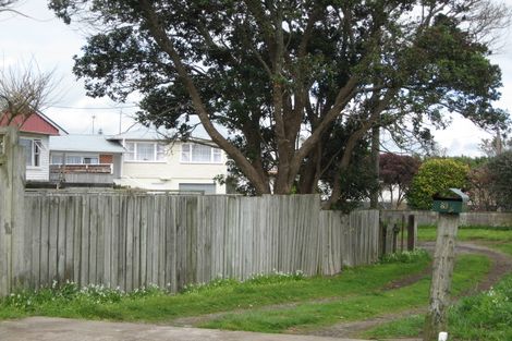 Photo of property in 89 Broadway, Waitara, 4320