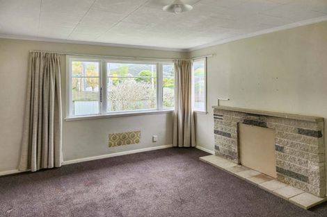 Photo of property in 1 Hine Road, Wainuiomata, Lower Hutt, 5014