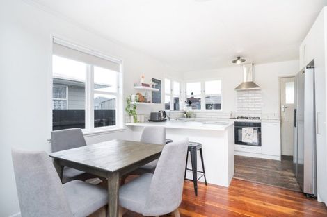 Photo of property in 17 Alexander Street, Awapuni, Palmerston North, 4412