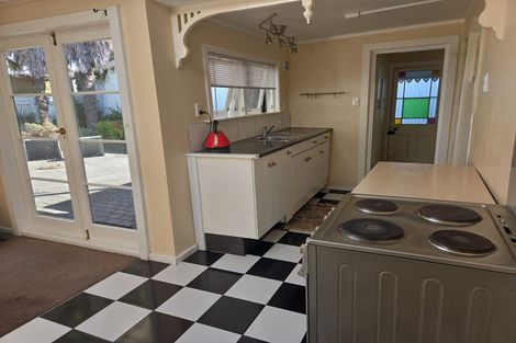 Photo of property in 2 Chaucer Road, Hospital Hill, Napier, 4110