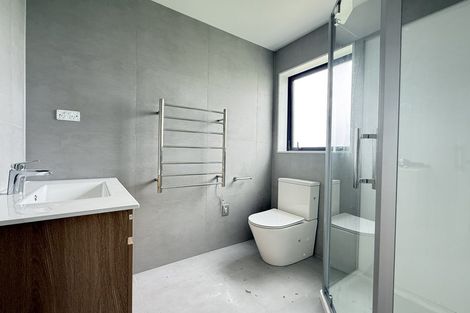Photo of property in 40 Normanton Street, Glenfield, Auckland, 0629