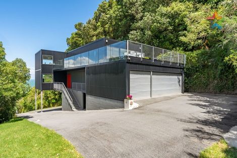 Photo of property in 18 Korokoro Road, Korokoro, Lower Hutt, 5012