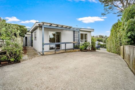 Photo of property in 53 Elliston Crescent, Stanmore Bay, Whangaparaoa, 0932