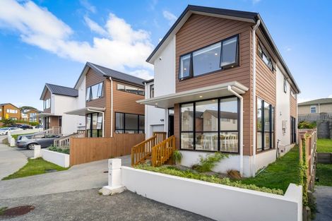 Photo of property in 16 Seafarer Crescent, Stanmore Bay, Whangaparaoa, 0932