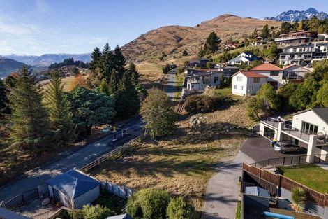 Photo of property in 4a Balmoral Drive, Kelvin Heights, Queenstown, 9300