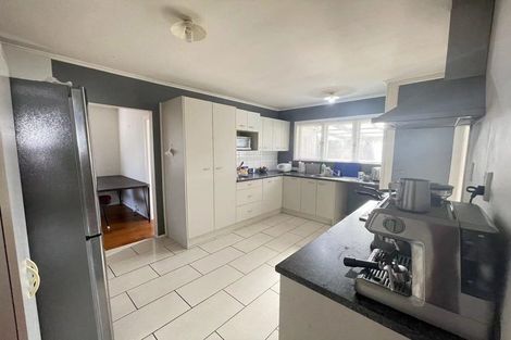Photo of property in 27 Youngs Road, Papakura, 2110