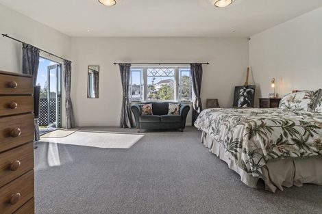 Photo of property in 1025 Beach Road, Torbay, Auckland, 0630