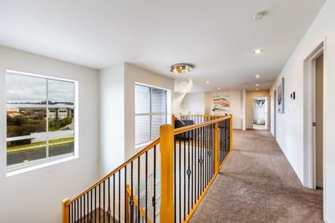 Photo of property in 64 Huntington Park Drive, Greenhithe, Auckland, 0632