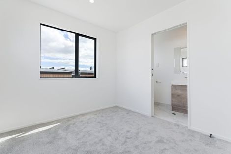 Photo of property in 11 Tokarewa Close, Mount Wellington, Auckland, 1062
