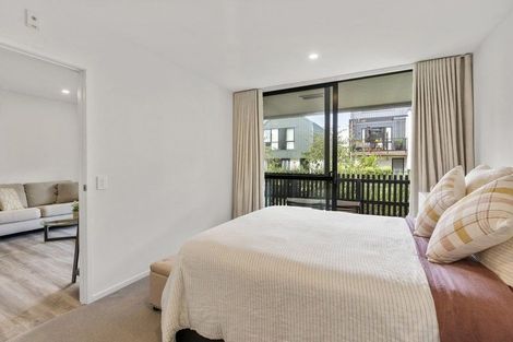 Photo of property in 2/24 Tahuhu Road, Mount Wellington, Auckland, 1062