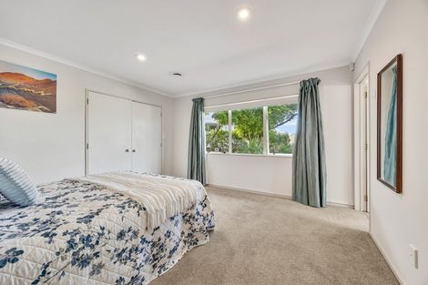 Photo of property in 13 Bridgehead Cove, West Harbour, Auckland, 0618