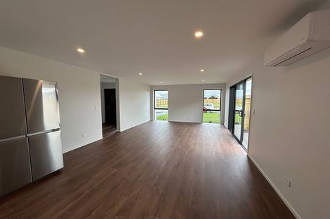 Photo of property in 18 Lorenzos Lane, Halswell, Christchurch, 8025