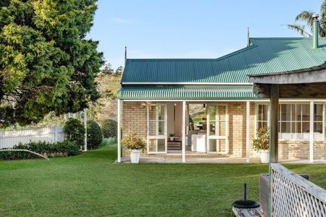 Photo of property in 154 Awa Road, Kumeu, 0891