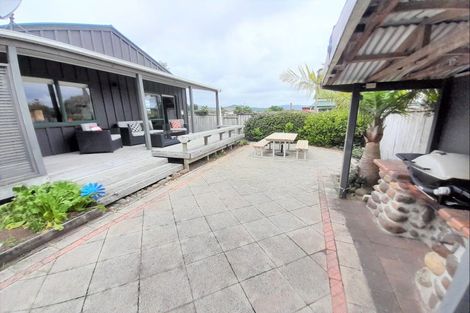 Photo of property in 106 Titoki Place, Matarangi, Whitianga, 3592