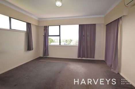 Photo of property in 52 Tiroroa Avenue, Te Atatu South, Auckland, 0610