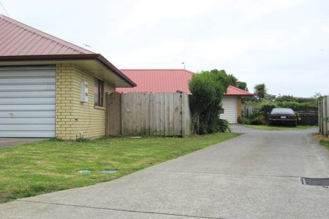 Photo of property in 19 Umu Place, Mangere, Auckland, 2022
