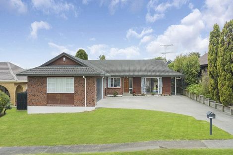 Photo of property in 5 Parramatta Place, Botany Downs, Auckland, 2010