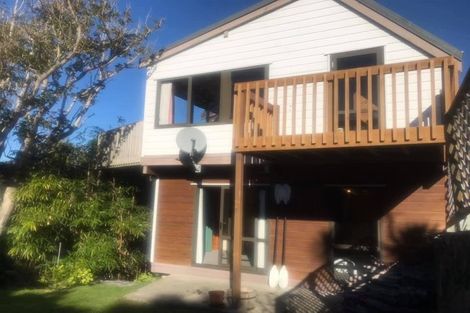 Photo of property in 76 Seaview Road, Paremata, Porirua, 5024