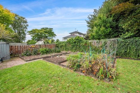 Photo of property in 2/22 Hillcrest Avenue, Hillcrest, Auckland, 0627