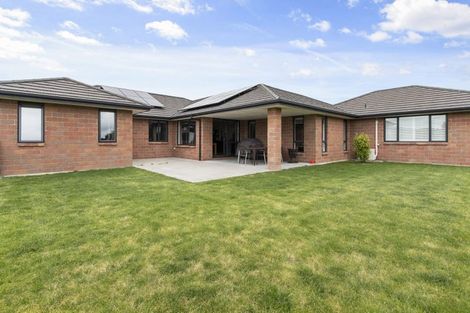 Photo of property in 37 Mike Smith Drive, Cambridge, 3434