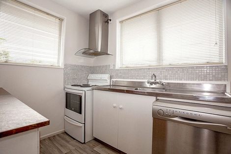 Photo of property in 28 Royal Park Drive, Parklands, Christchurch, 8083