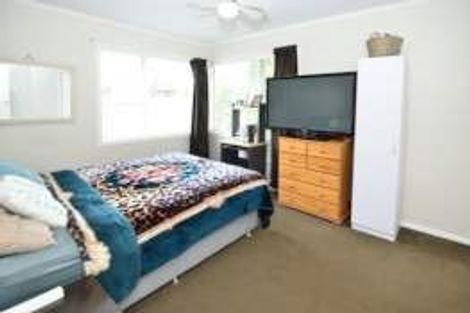 Photo of property in 1/330 Glenfield Road, Glenfield, Auckland, 0629