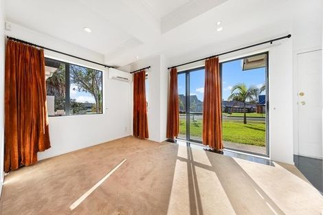 Photo of property in 1 Waylen Place, Burswood, Auckland, 2013