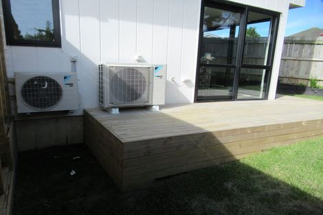 Photo of property in 10/2 Nikau Street, New Lynn, Auckland, 0600