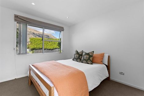 Photo of property in 5 Nerin Square, Lake Hayes, Queenstown, 9304