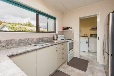 Photo of property in 2/1 Alyson Place, Stoke, Nelson, 7011