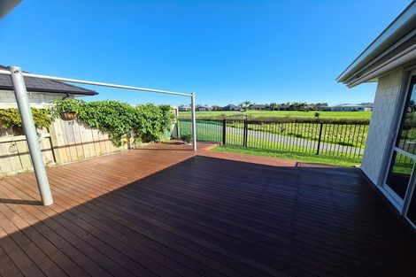Photo of property in 61 Harding Drive, Papamoa Beach, Papamoa, 3118