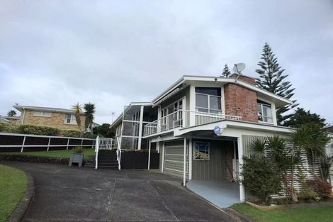 Photo of property in 14 Carole Crescent, Pakuranga, Auckland, 2010