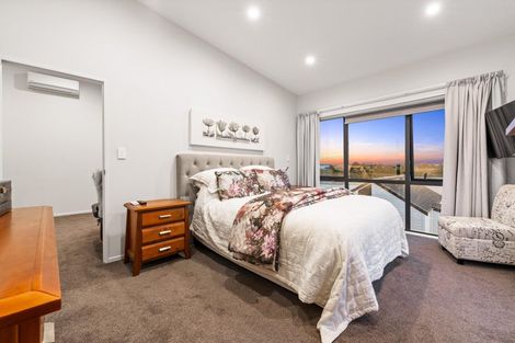 Photo of property in 17a Constable Lane, West Harbour, Auckland, 0618