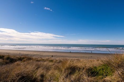 Photo of property in 4 Pacific Road, North New Brighton, Christchurch, 8083