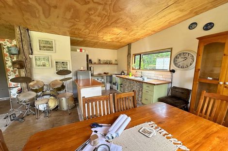 Photo of property in 136 Uruti Road, Uruti, Urenui, 4378