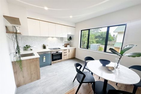 Photo of property in 10/9 Schnapper Rock Road, Greenhithe, Auckland, 0632