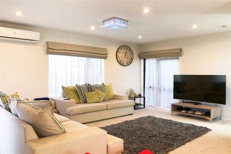 Photo of property in 1 Dhaka Lane, Ranui, Auckland, 0612