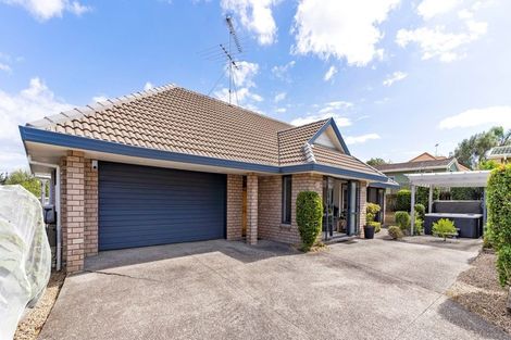 Photo of property in 45a Andrew Road, Howick, Auckland, 2010