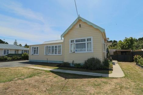 Photo of property in 16 Hulke Street, Foxton, 4814
