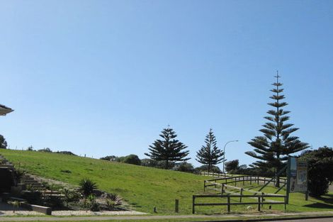 Photo of property in 4 Fishermans Drive, Coastlands, Whakatane, 3120