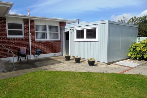 Photo of property in 18 Karaka Crescent, Levin, 5510