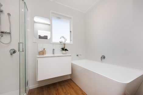 Photo of property in 34 Rhodes Drive, Kelvin Grove, Palmerston North, 4414