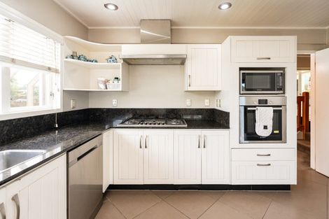 Photo of property in 28 Welland Place, Island Bay, Wellington, 6023