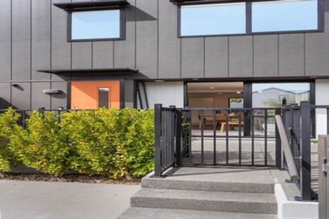 Photo of property in 37 Cessna Crescent, Mangere, Auckland, 2022