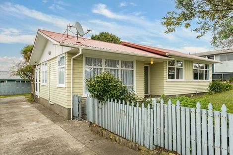 Photo of property in 421 Warspite Avenue, Ascot Park, Porirua, 5024