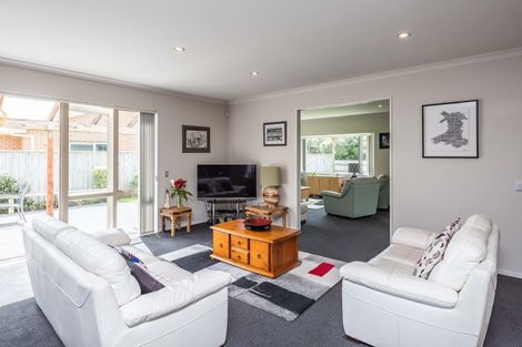 Photo of property in 19 Matuku Place, Paraparaumu Beach, Paraparaumu, 5032