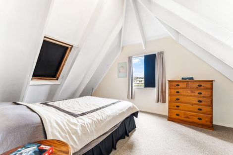 Photo of property in 30 Holiday Road, Stanmore Bay, Whangaparaoa, 0932