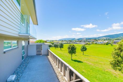 Photo of property in 134 Renown Road, Raumati South, Paraparaumu, 5032