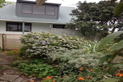 Photo of property in 25 Tobys Way, Waikanae Beach, Waikanae, 5036