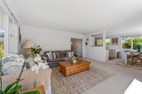 Photo of property in 5 Chevron Place, Castor Bay, Auckland, 0620